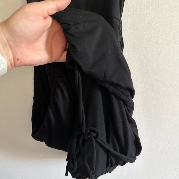 Revolve Lovers + Friends Black Ruched Bodycon Tie Side Dress Size XS EUC - Picture 6 of 10